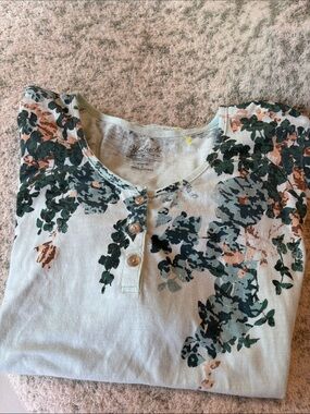 Woolrich Soft Aqua Floral Garden Button-Front Henley Top Size Medium NWOT